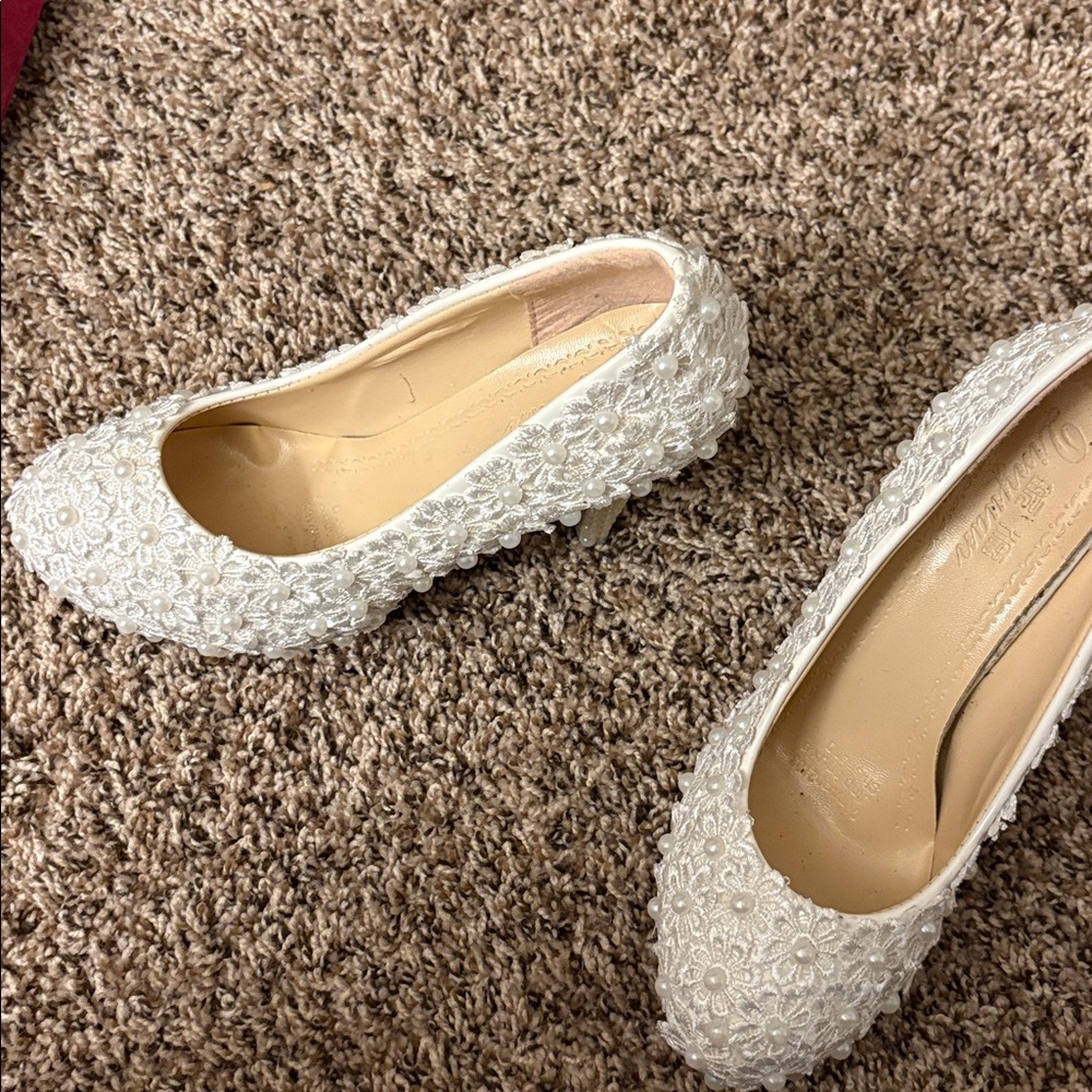 Elegant White Lace Heels